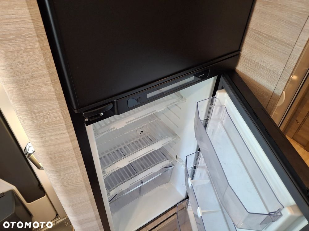 Rapido 8096dF S80 Ultimate Line Kamper 5 Osób Wersja Zimowa Podwójna Podłoga Klasa Premium Bogaty Oświetlenie Ambiente Euro 6 Felgi Aluminiowe - 19