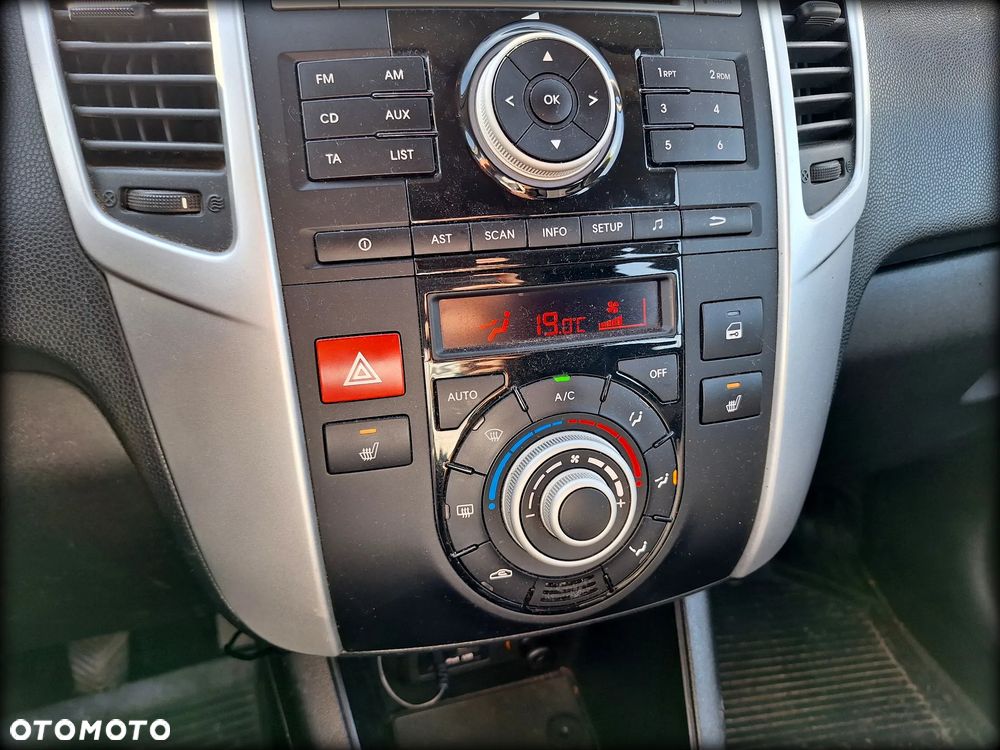 Kia Venga 1.6 L - 23