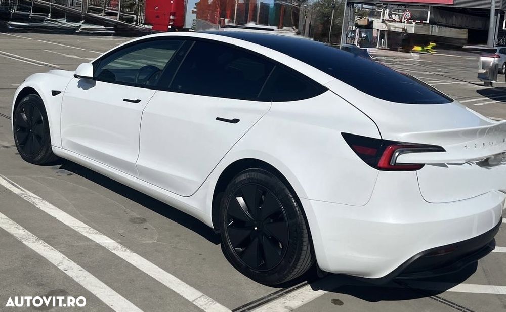 Tesla Model 3 - 13