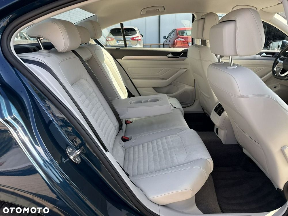 Volkswagen Passat 2.0 TSI Elegance DSG - 19