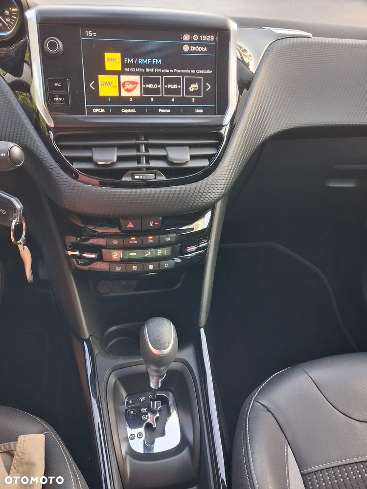 Peugeot 2008 1.2 Pure Tech Allure S&S EAT6 - 14