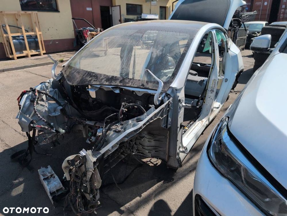 KAROSERIA ĆWIARTKA BŁOTNIK PRÓG DACH PODŁUŻNICA TESLA MODEL Y (5YJY) 2019 - 2022 EV 235 kW [320 - 3
