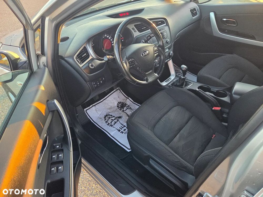 Kia Ceed - 9