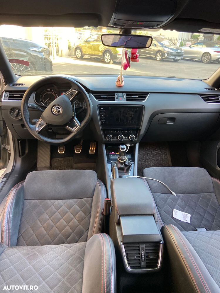 Skoda Octavia 2.0 245 TSI RS - 12