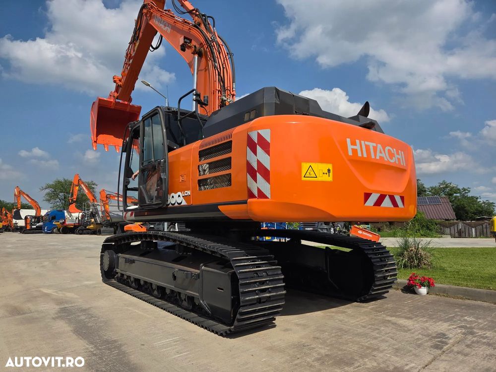 Hitachi ZX300LCN-6, 2019, 8.944h, cupa NOUA 1,8mc, 31,6tone, Ad sapare 7,5m, latime 3m, camere spate si laterale, inst picon si rotire pe brate, consum mediu 19,6l, lant 90% ok doar 721h deplasare, avertizare antirasturnare, posibl leasing-PROMOTIE 93.900Eur - 1