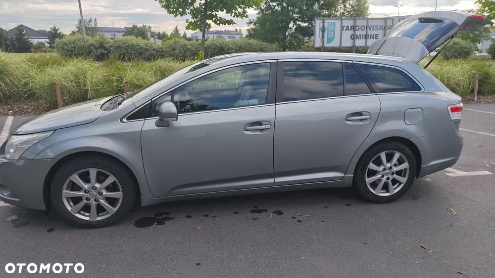 Toyota Avensis - 9