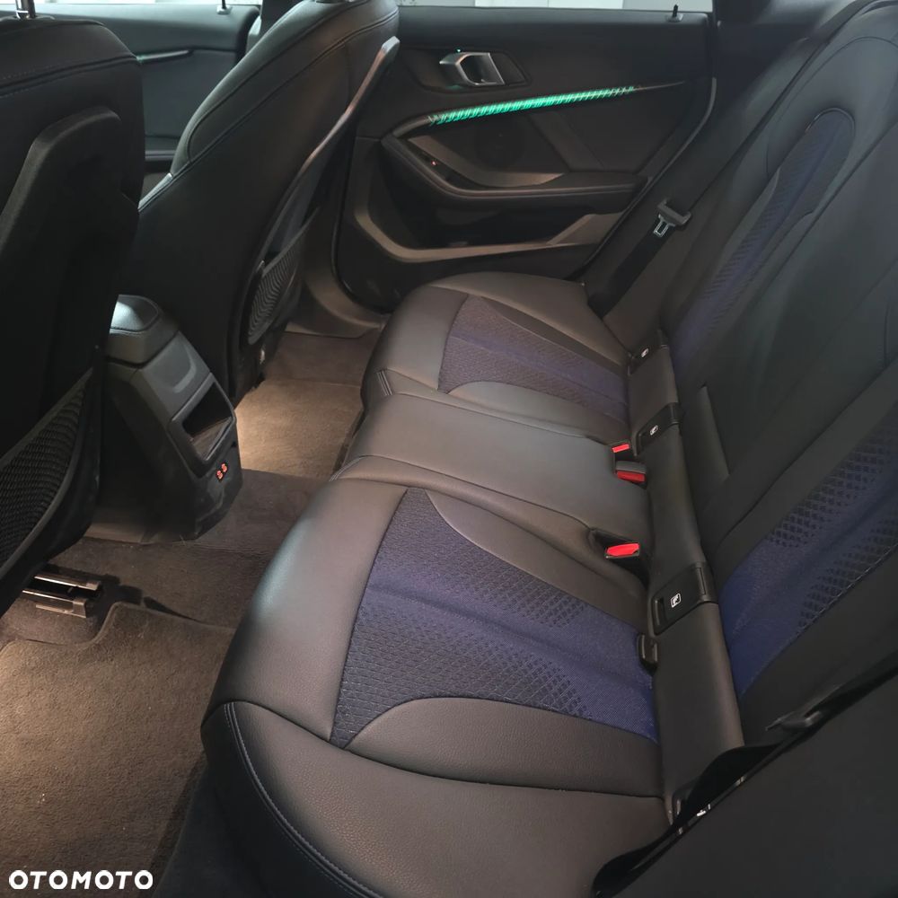 BMW Seria 2 216d M Sport - 11