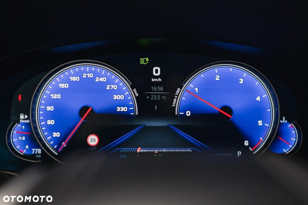 BMW Seria 5 520d xDrive Luxury Line - 32