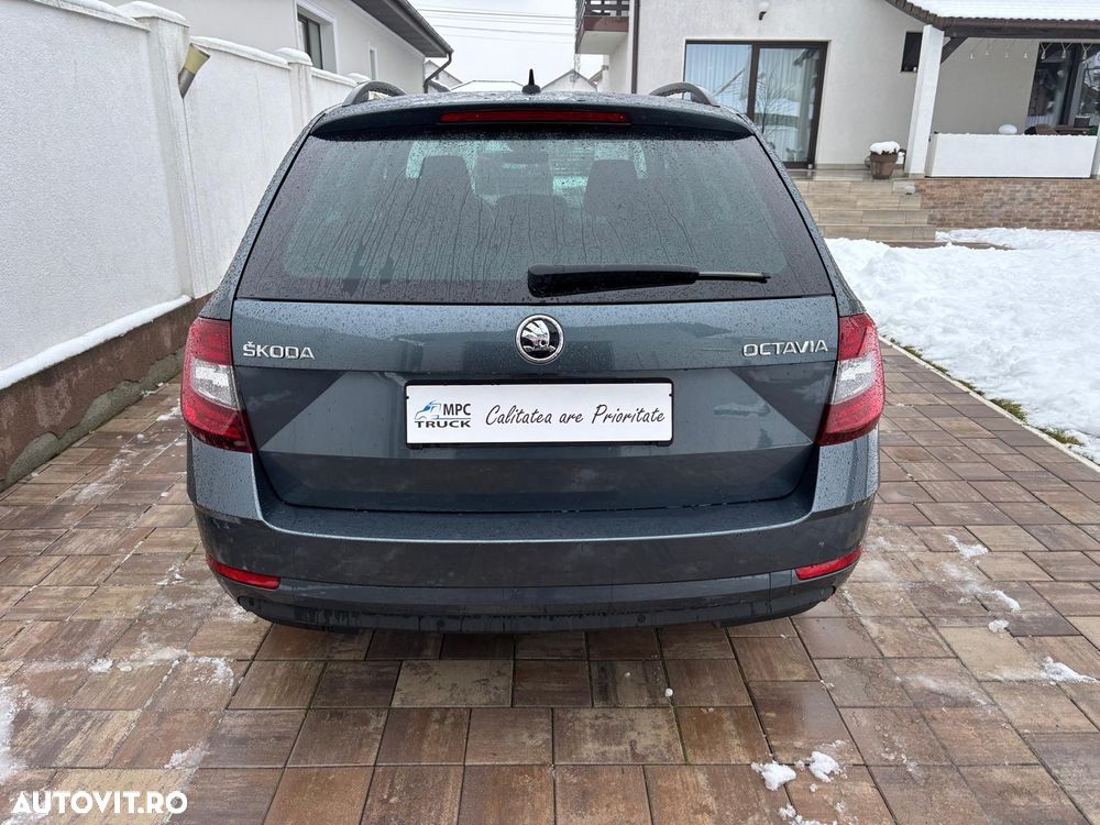 Skoda Octavia Combi 2.0 TDI DSG Soleil - 5