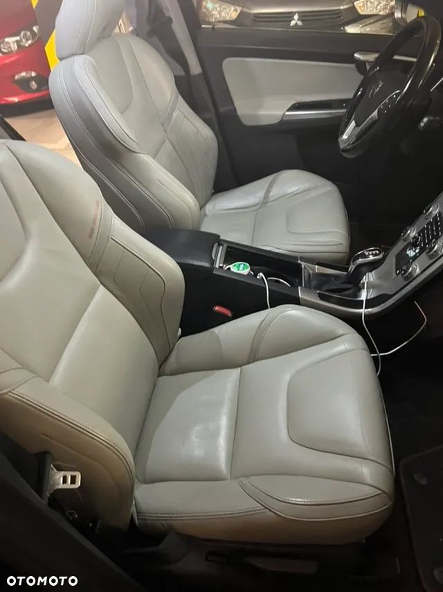 Volvo XC 60 D4 AWD Ocean Race - 2