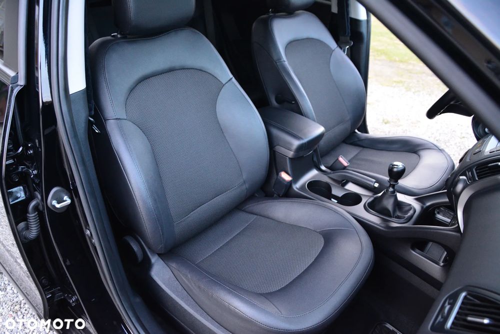 Hyundai ix35 1.6 2WD blue Trend - 28