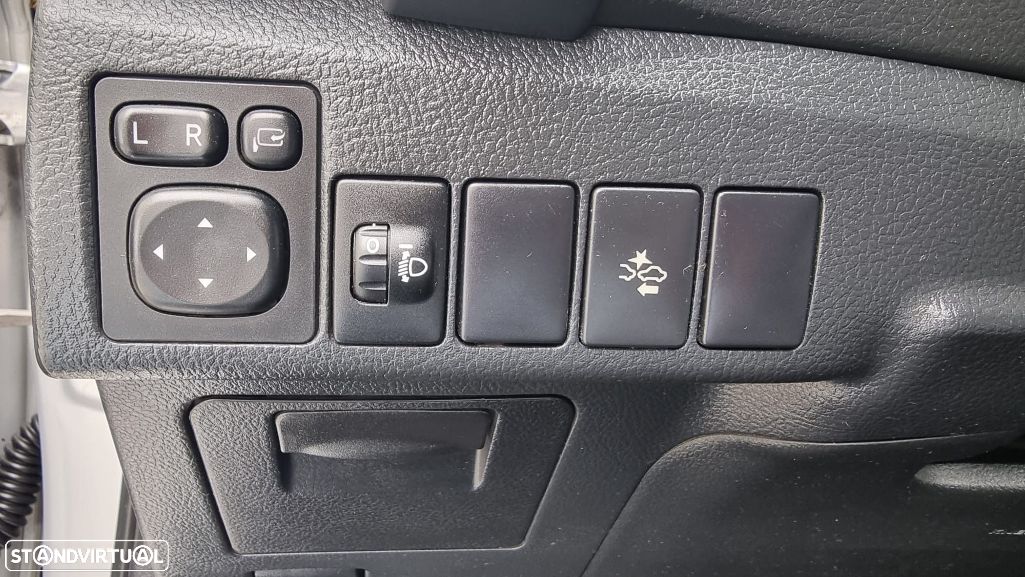 Toyota Auris 1.4 D-4D Comfort+Pack Techno - 23
