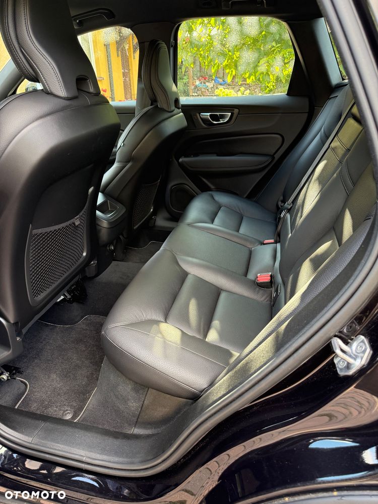 Volvo XC 60 D4 SCR R-Design - 9