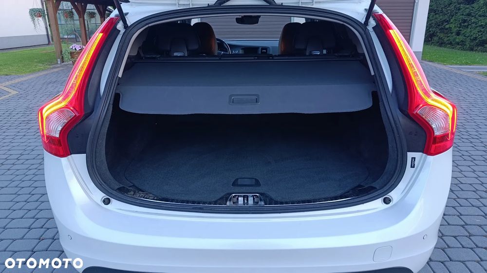 Volvo V60 Cross Country - 20