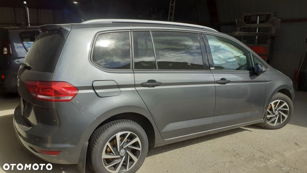 Volkswagen Touran - 2