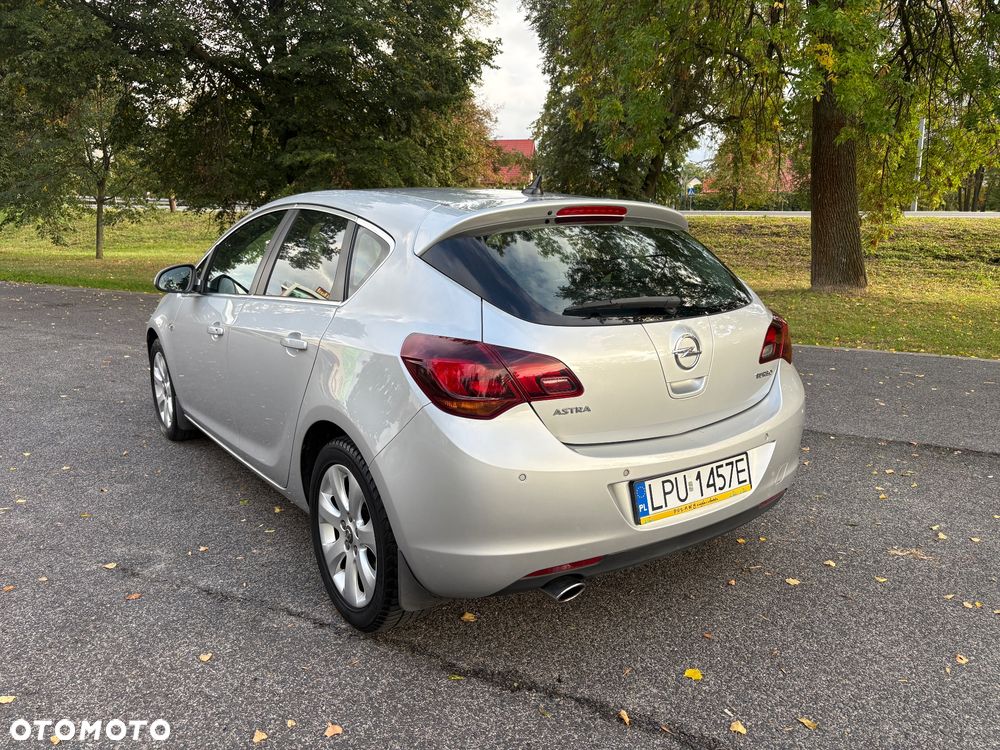 Opel Astra 1.6 T SIDI Cosmo S&S - 6