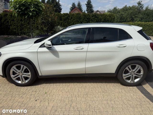 Mercedes-Benz GLA - 8
