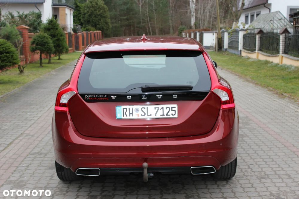 Volvo V60 D5 Geartronic Summum - 33