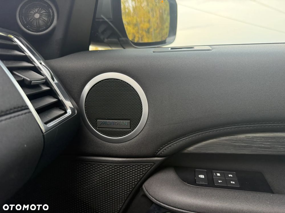 Land Rover Discovery V 3.0 D250 mHEV SE - 11