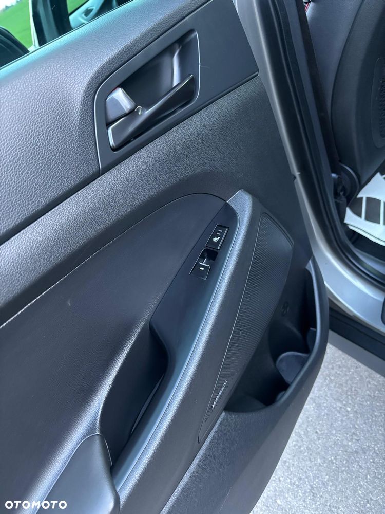 Hyundai Tucson 2.0 CRDI Comfort 4WD - 16