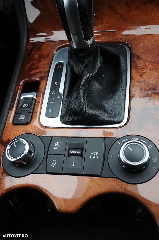 Volkswagen Touareg 3.0 V6 TDI BMT - 16