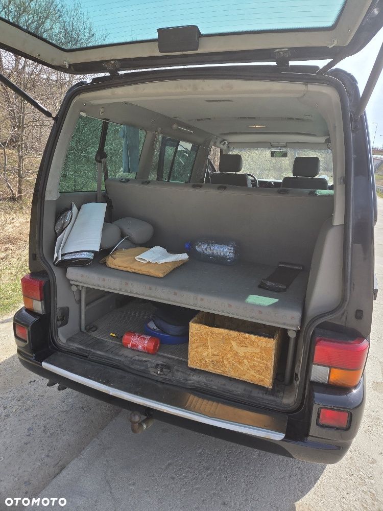 Volkswagen Multivan - 9