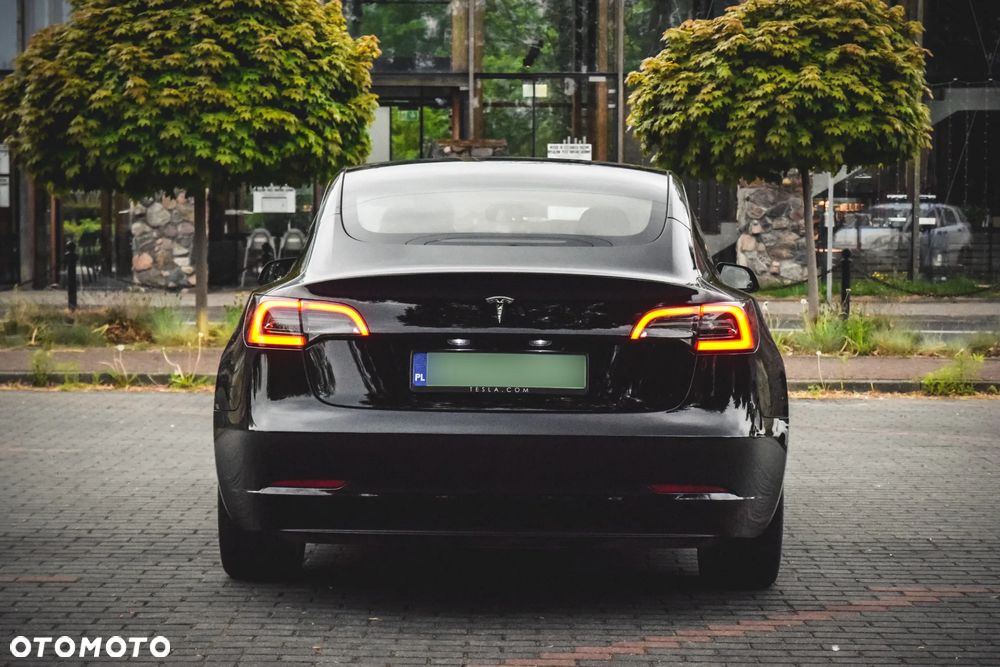 Tesla Model 3 Standard Range Plus - 13