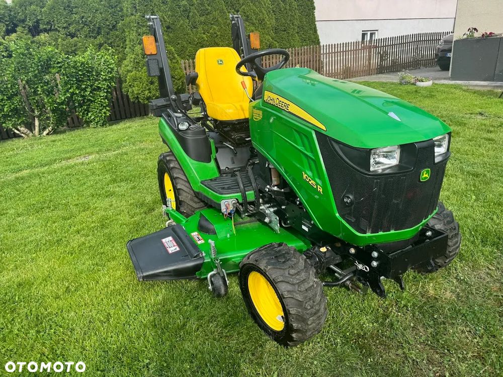 John Deere 2025R - 1