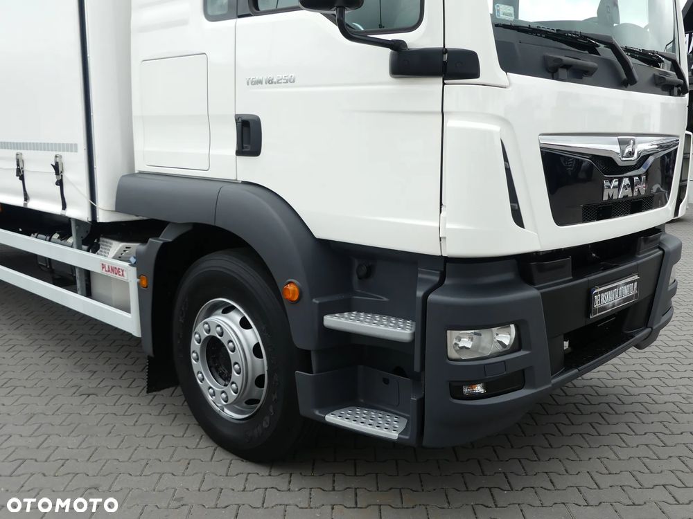 MAN TGM 18.250  / FIRANKA 7.30m + WINDA / PRZEBIEG 170 TYS KM ! / - 12