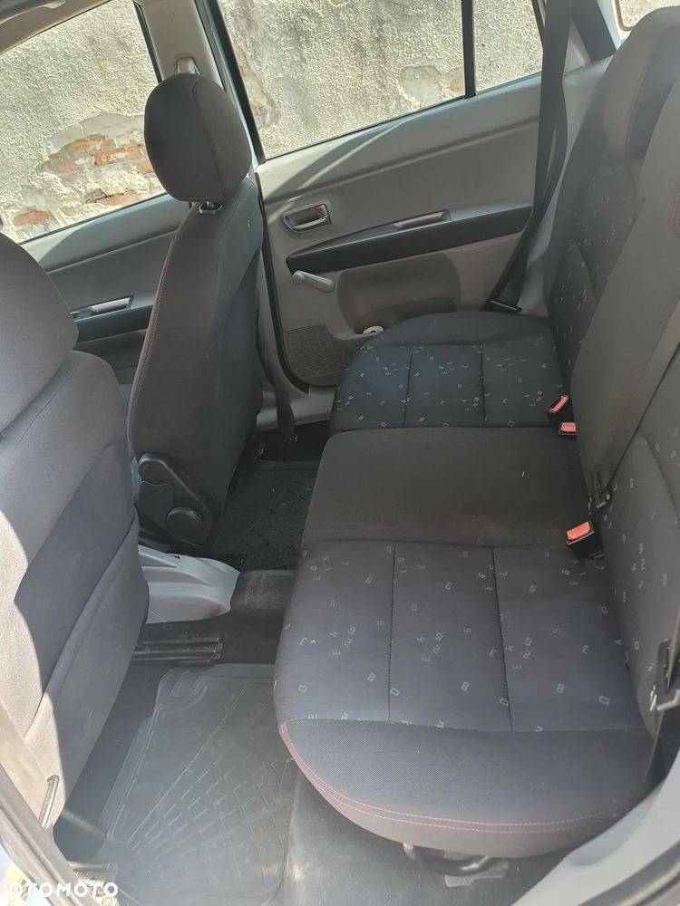 Mazda 2 - 7