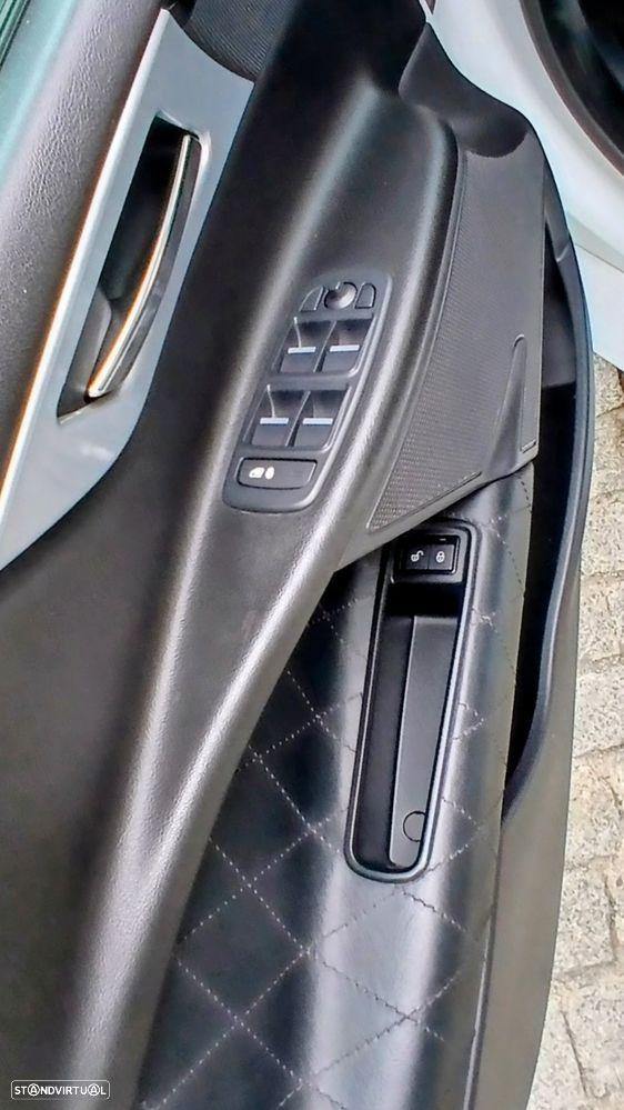 Jaguar XE 2.0 D Prestige Aut. - 9