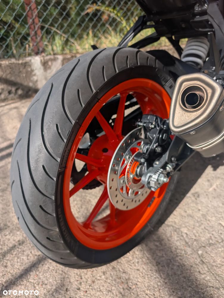 KTM RC 125 - 9