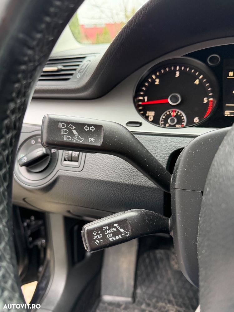 Volkswagen Passat 2.0 TDI Highline DPF - 23