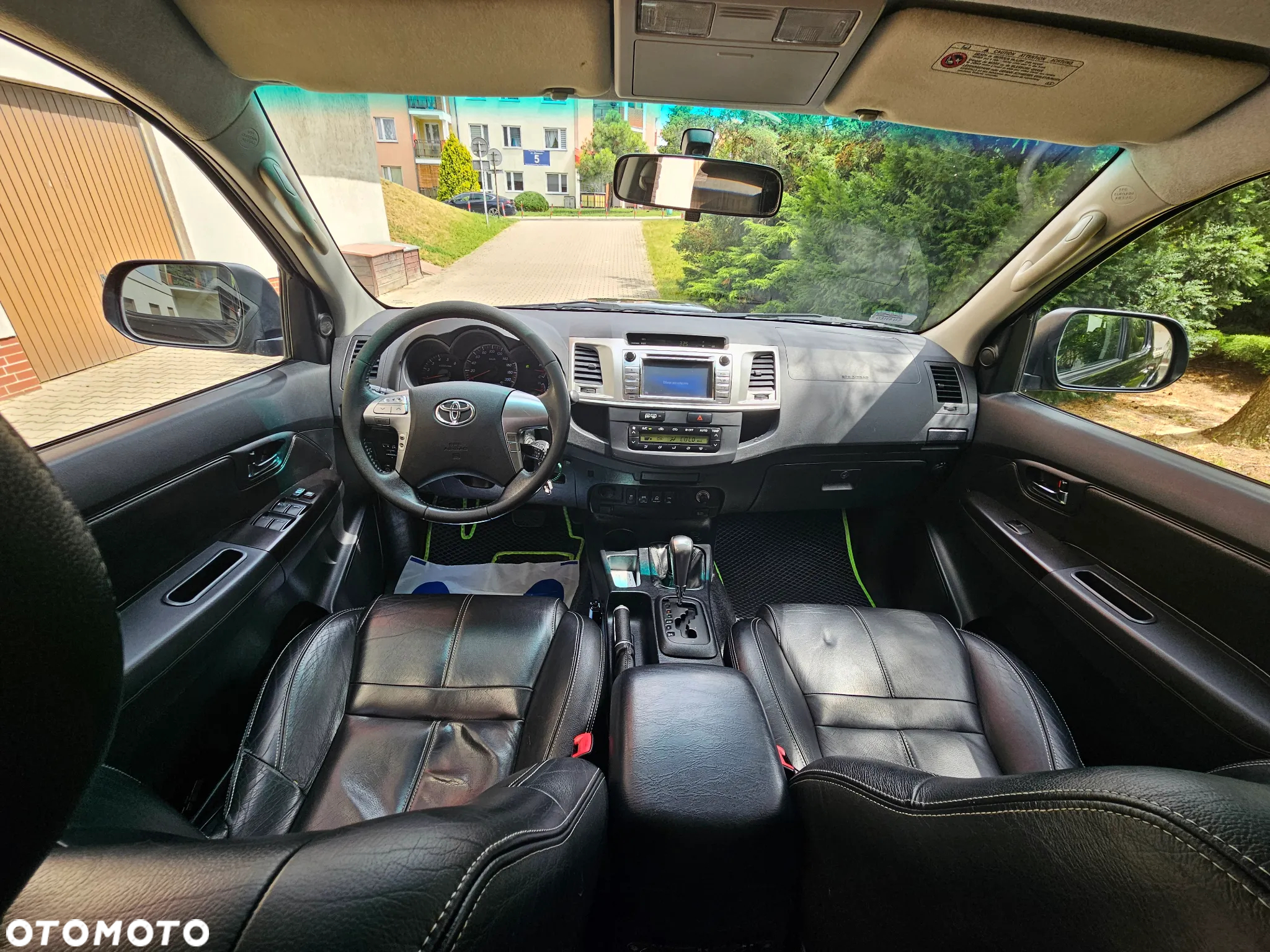 Toyota Hilux 3.0 D-4D Invincible - 11
