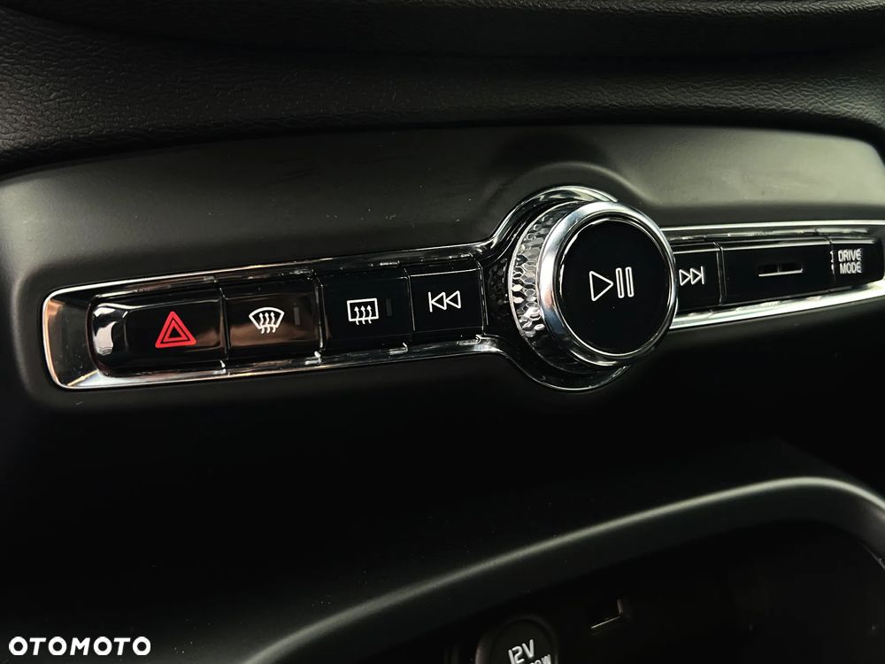 Volvo XC 40 T4 AWD Geartronic R-Design - 29