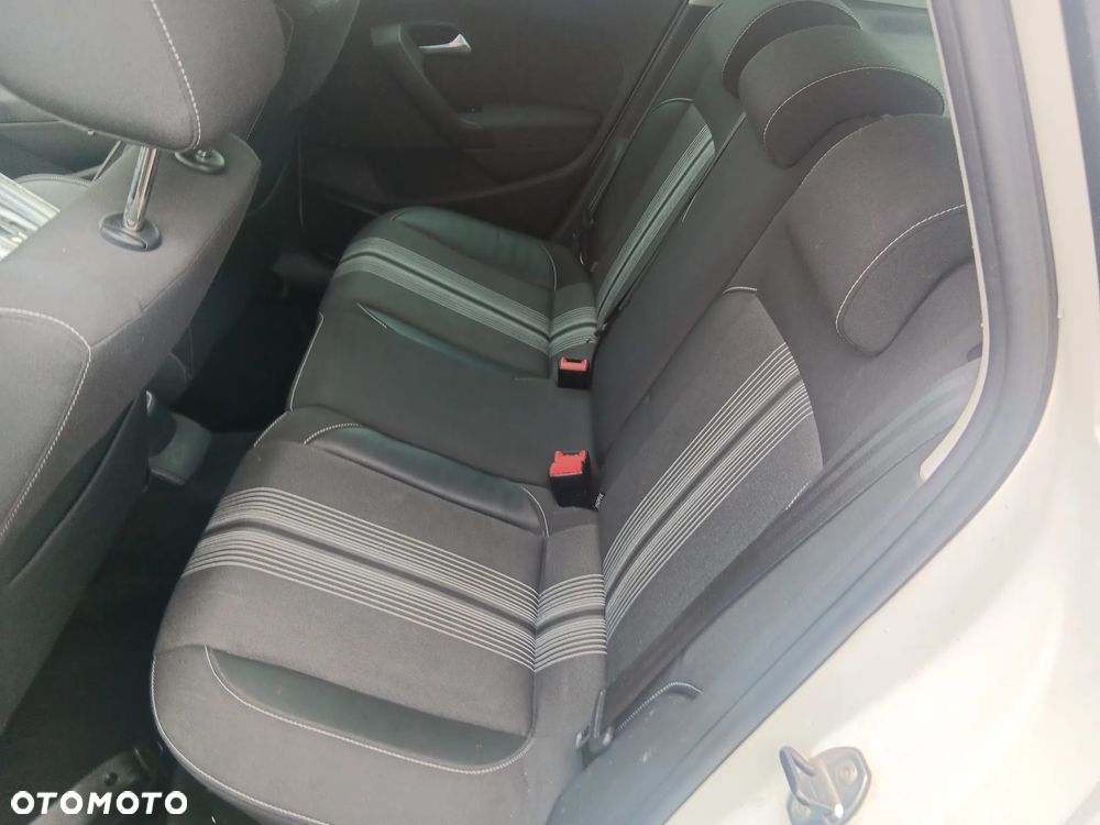 Volkswagen Polo 1.6 TDI MATCH - 6