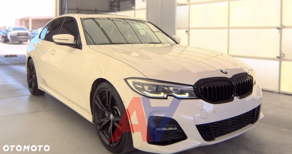 BMW Seria 3 330i Sport Line - 2