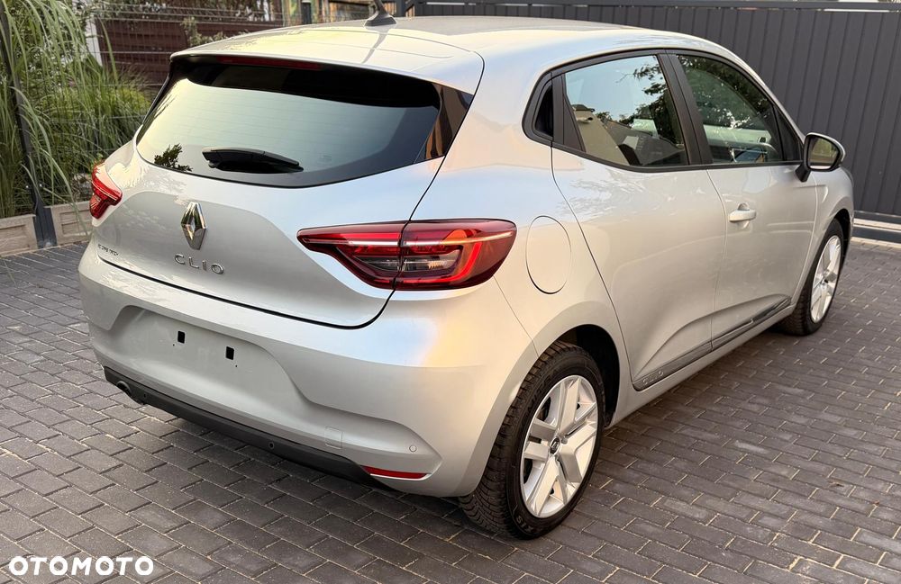 Renault Clio - 25