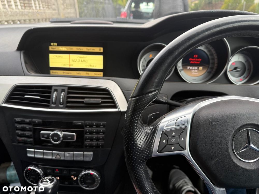 Mercedes-Benz Klasa C 350 T CDI DPF (BlueEFFICIENCY) 7G-TRONIC Avantgarde - 9