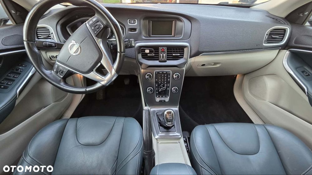 Volvo V40 - 8