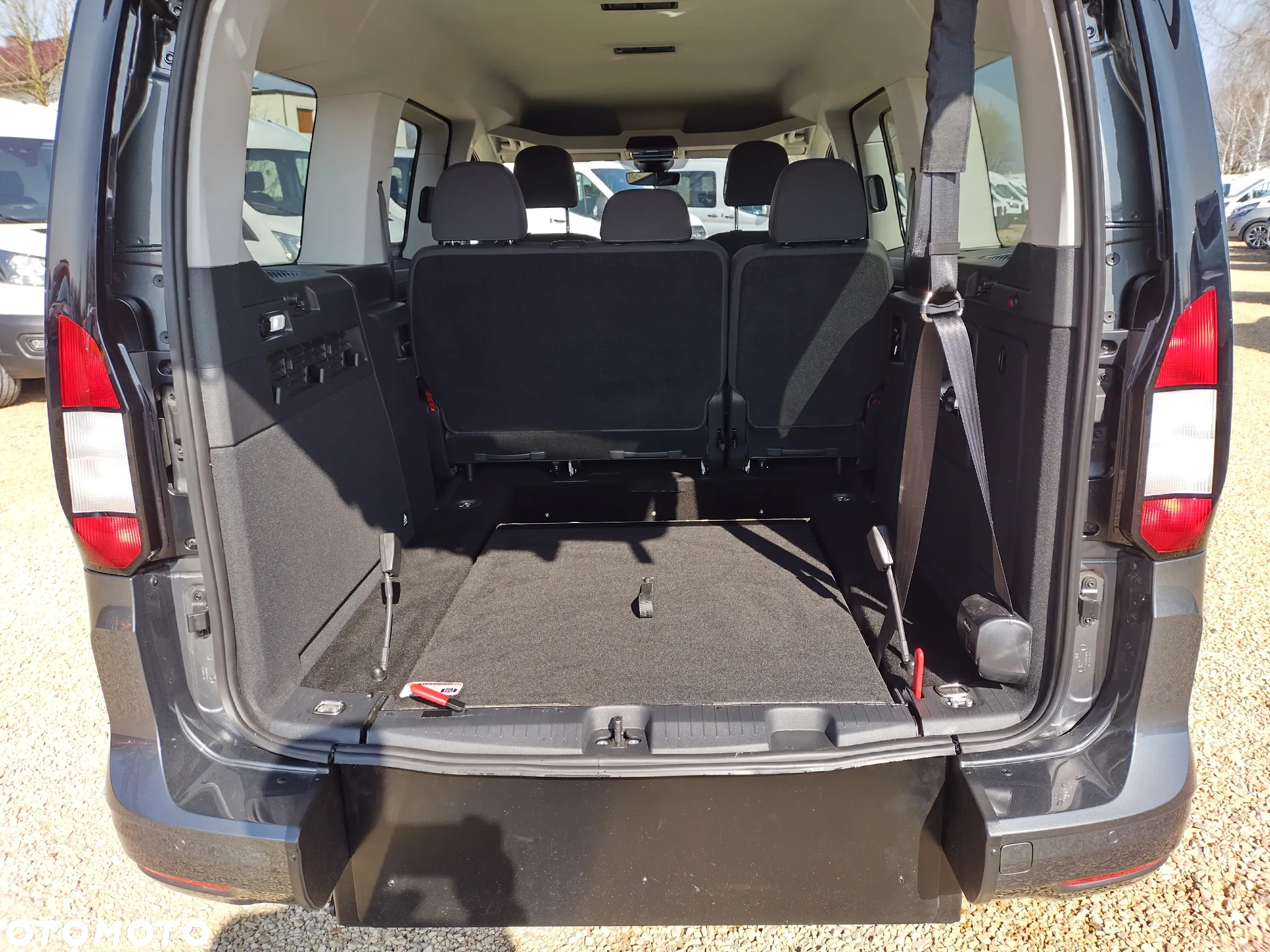 Ford Tourneo Connect Grand - 4
