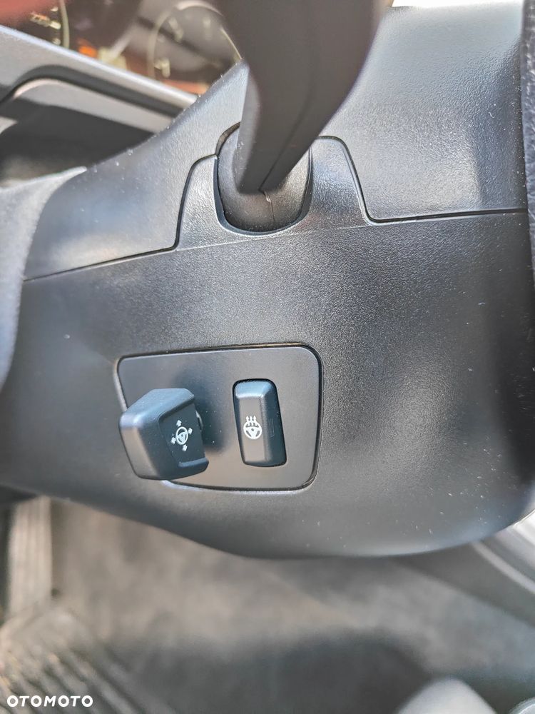 BMW Seria 5 530d xDrive Luxury Line - 28