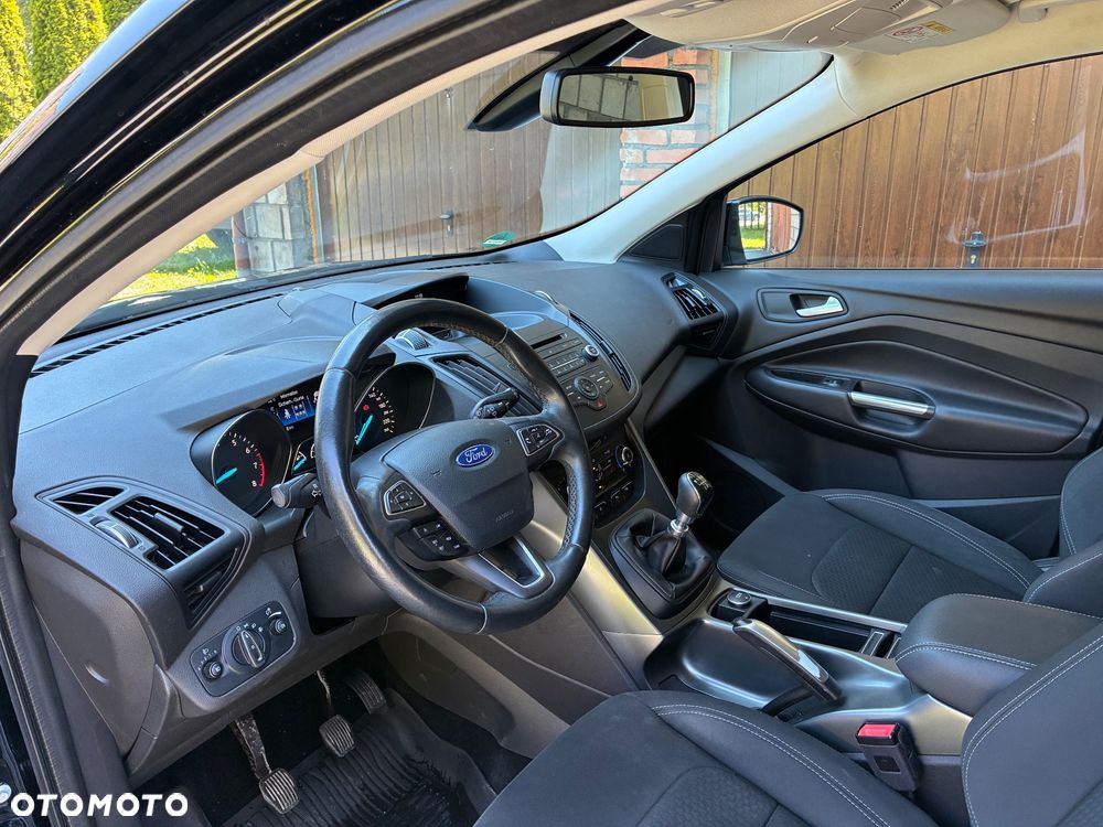 Ford Kuga - 10