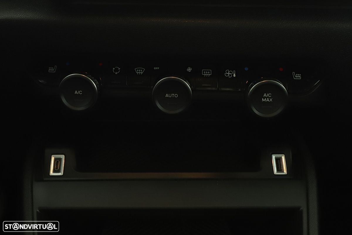 Citroën C4 1.2 PureTech Max EAT8 - 12