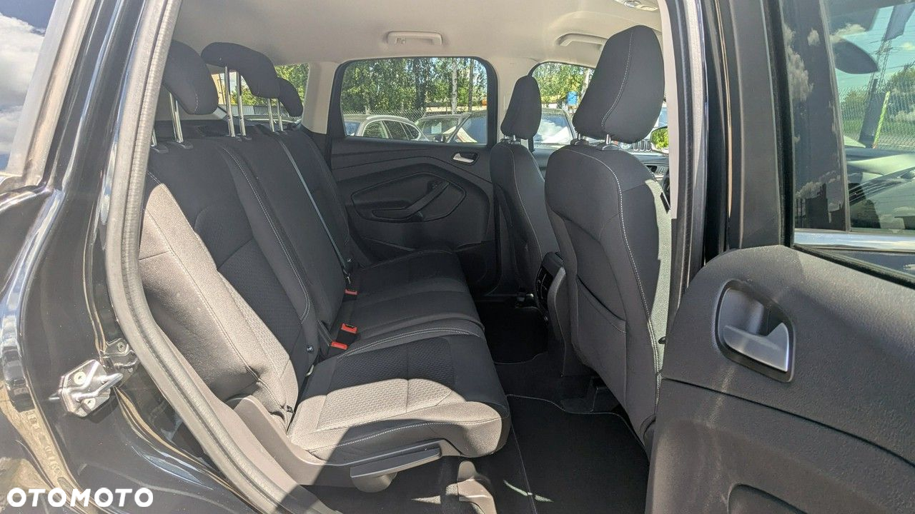Ford Kuga - 16