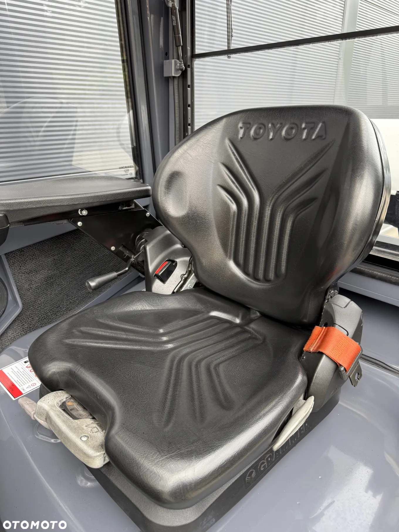 Toyota 02-8FGF25 - 8