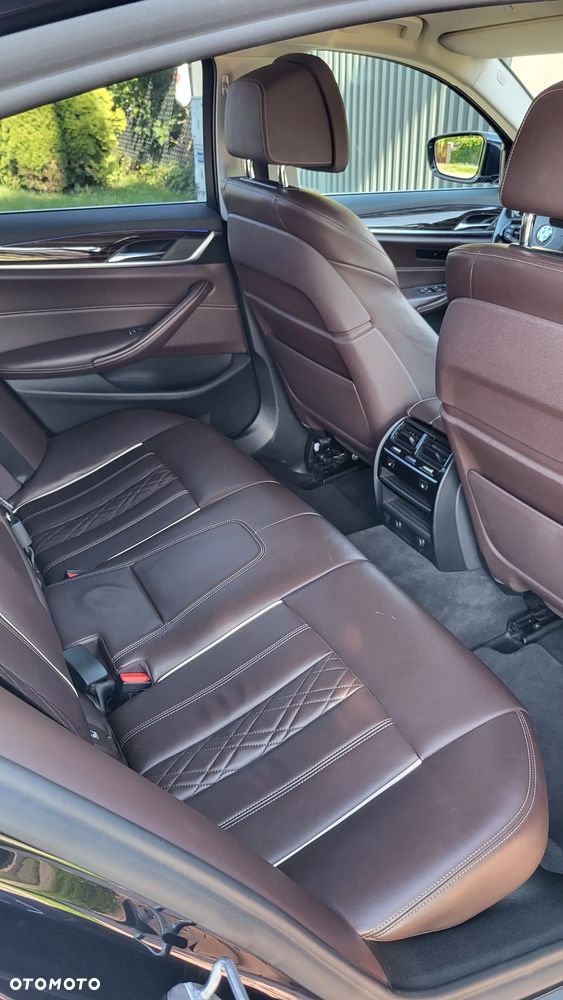BMW Seria 5 530i xDrive Luxury Line - 11