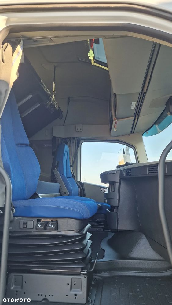 Volvo FH 500 Mega /Low Deck /Klima P. / Regulowane siodło standard - 36