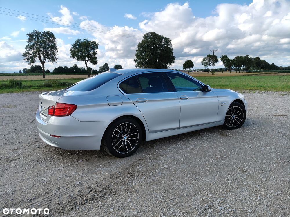 BMW Seria 5 530d xDrive - 7