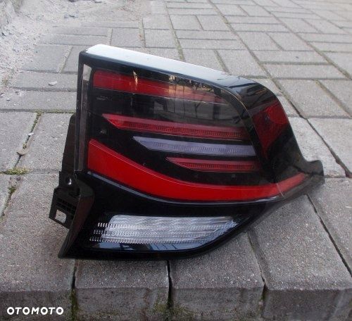 KIA SPORTAGE V 5 PRAWA TYLNA LED ORYGINAŁ - 1